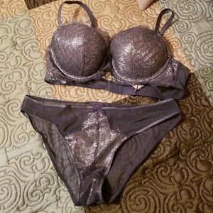 Dream Angel's bra & cheekini set